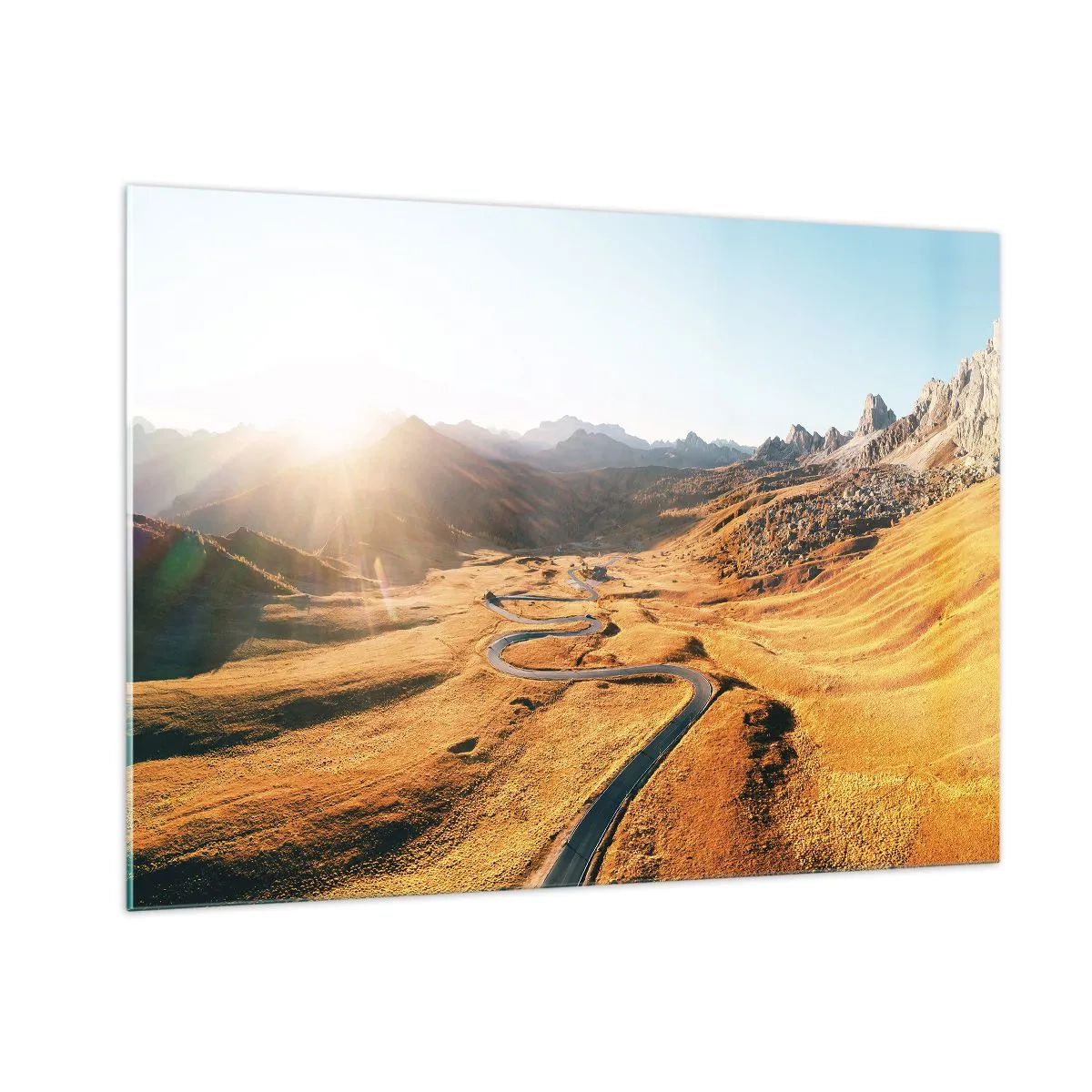 Glasbild - Bild auf glas - Eine kurvenreiche Straße in einem goldenen, von der Sonne beleuchteten Tal - 100x70cm - In einem goldenen Tal - Moderne Wanddekoration für Wohnzimmer und Schlafzimmer ARTTOR