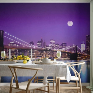 Fototapete Premium Canvas - Die Lichter der Großstadt in Lila - Stadt, New York, Brooklyn Brücke - 350x256 cm