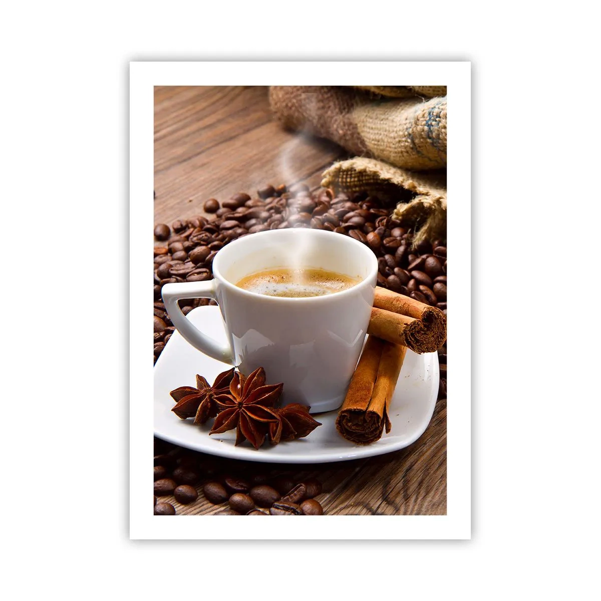 Poster - Eine Tasse Kaffee mit Gewürzen auf einem Hintergrund aus Kaffeebohnen - 50x70cm - Würziger Geschmack und Aroma - Moderne Wanddekoration für Wohnzimmer und Schlafzimmer ARTTOR