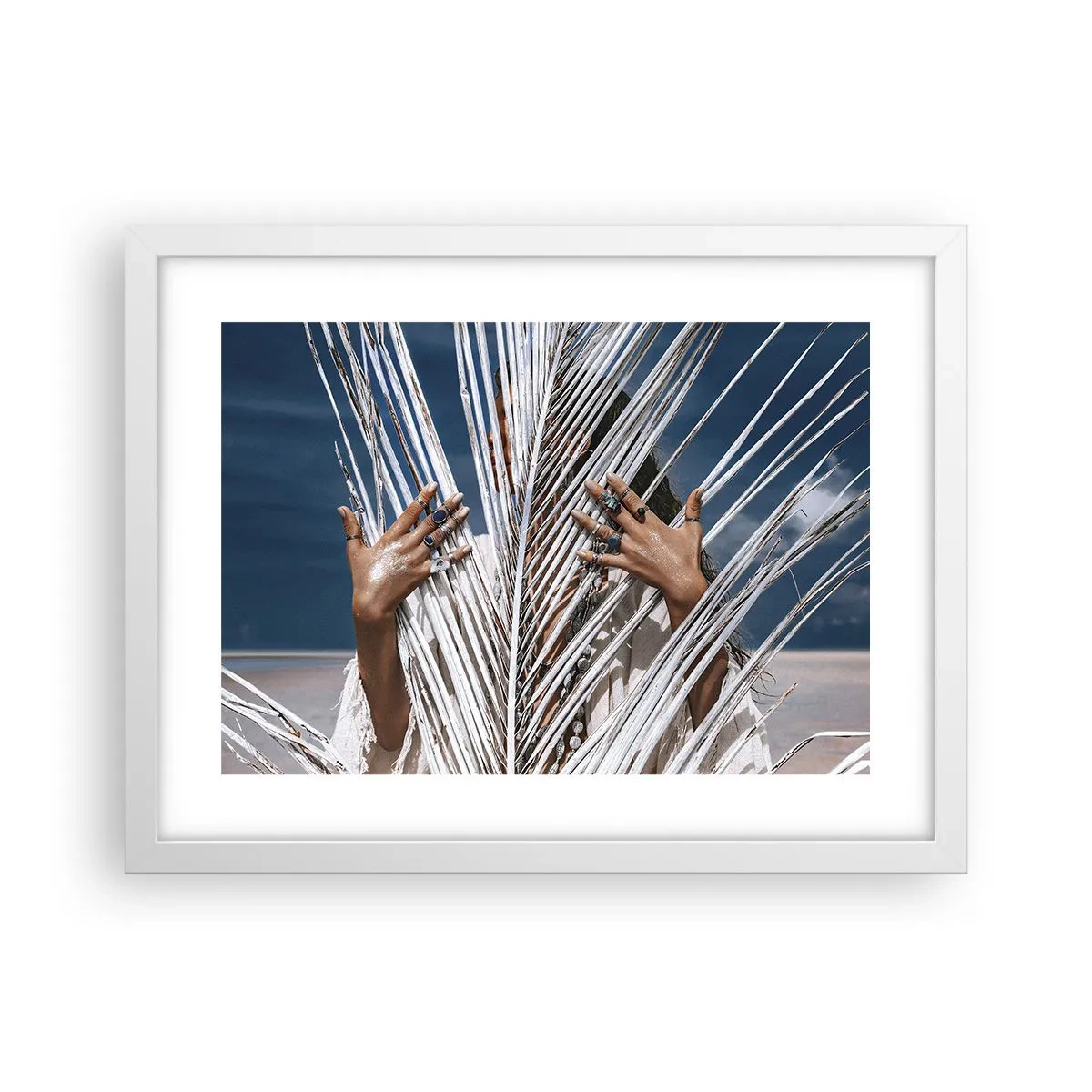 Poster in einem weißen Rahmen - Das Mädchen des Schamanen? - 40x30 cm