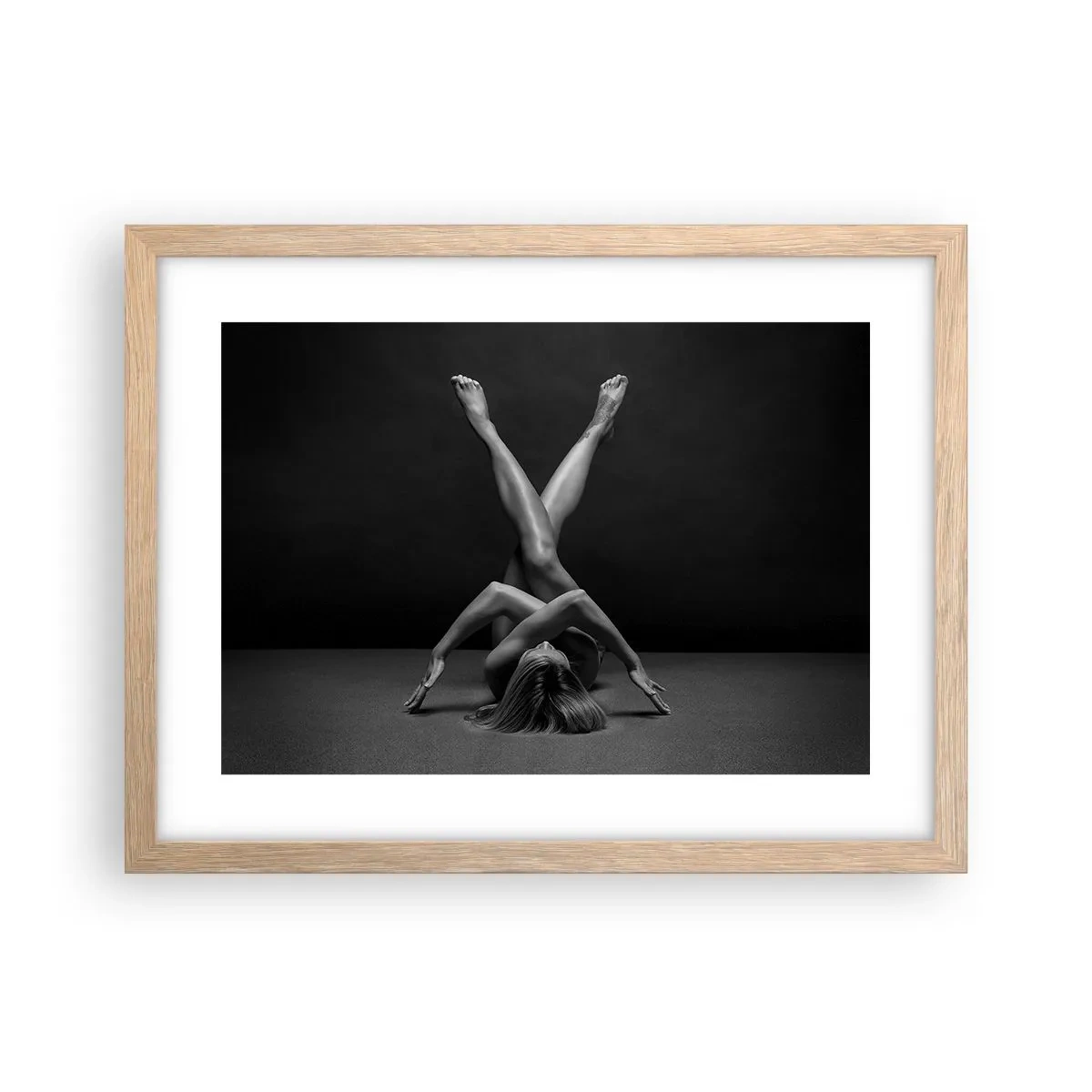 Poster in einem Rahmen aus heller Eiche - Die Geometrie der Nacktheit - 40x30 cm