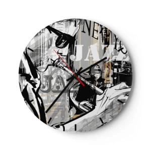 Wanduhr - Glasuhr - Ein stilvolles Jazz-Thema mit einem Musiker vor dem Hintergrund einer Stadtszene. - 30x30cm - Im Rhythmus von New York - Moderne Wanddekoration für Wohnzimmer, Küche und Schlafzimmer ARTTOR