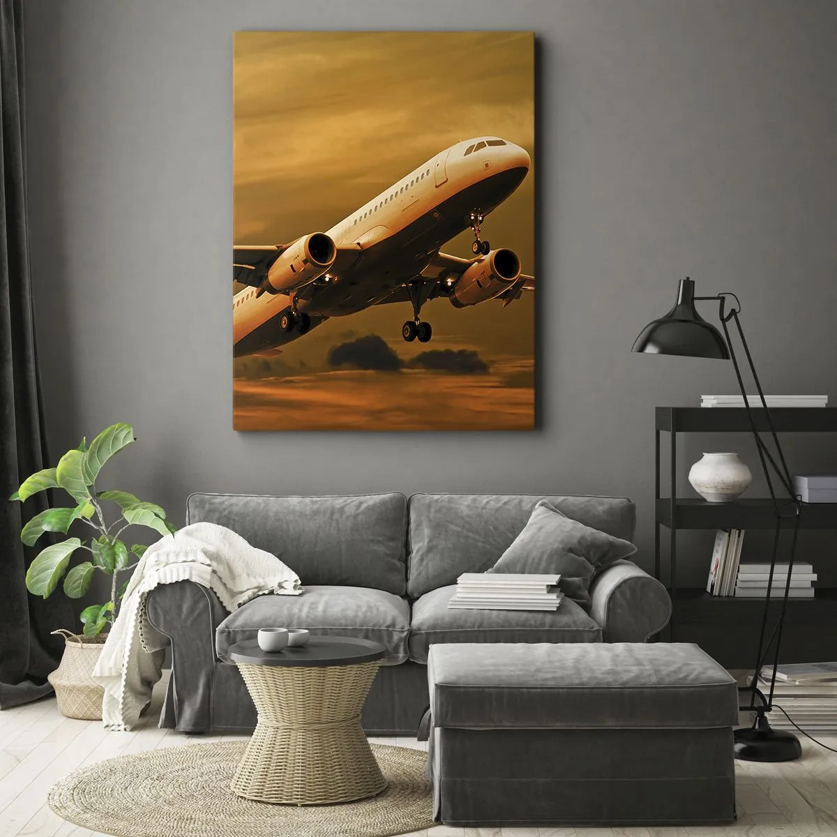 Bild auf Leinwand - Leinwandbild - Ein Passagierflugzeug hebt vor einem goldenen Sonnenuntergangshimmel ab. - 50x70cm - Flug der Sonne entgegen - Moderne Wanddekoration für Wohnzimmer und Schlafzimmer ARTTOR