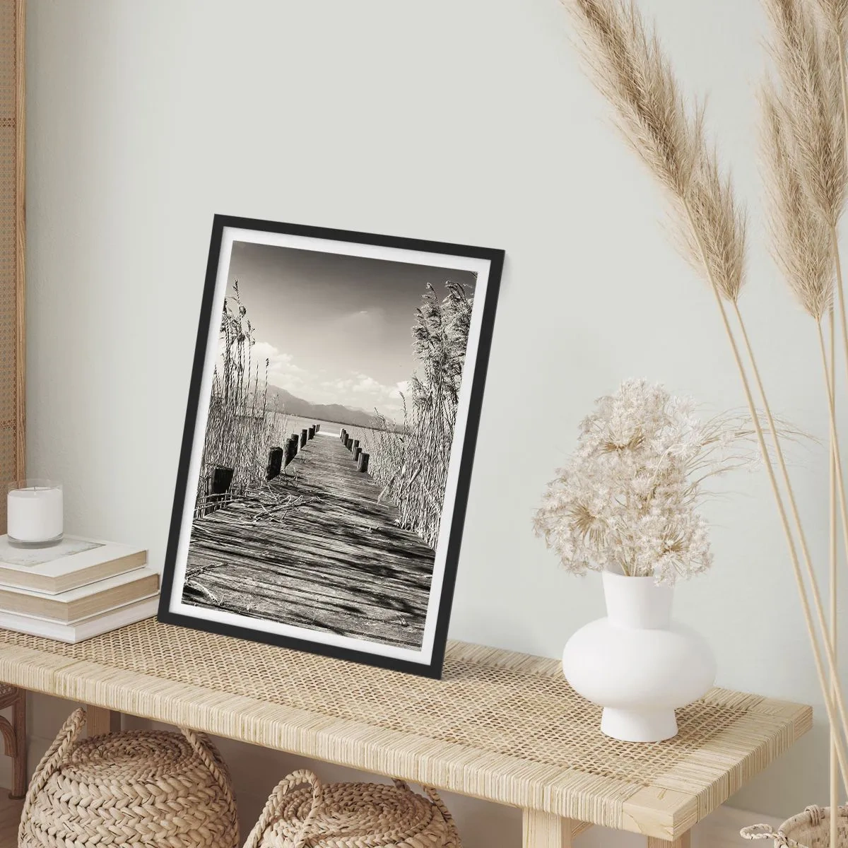 Poster in einem schwarzem Rahmen - In der Stille des Grases - 40x50 cm