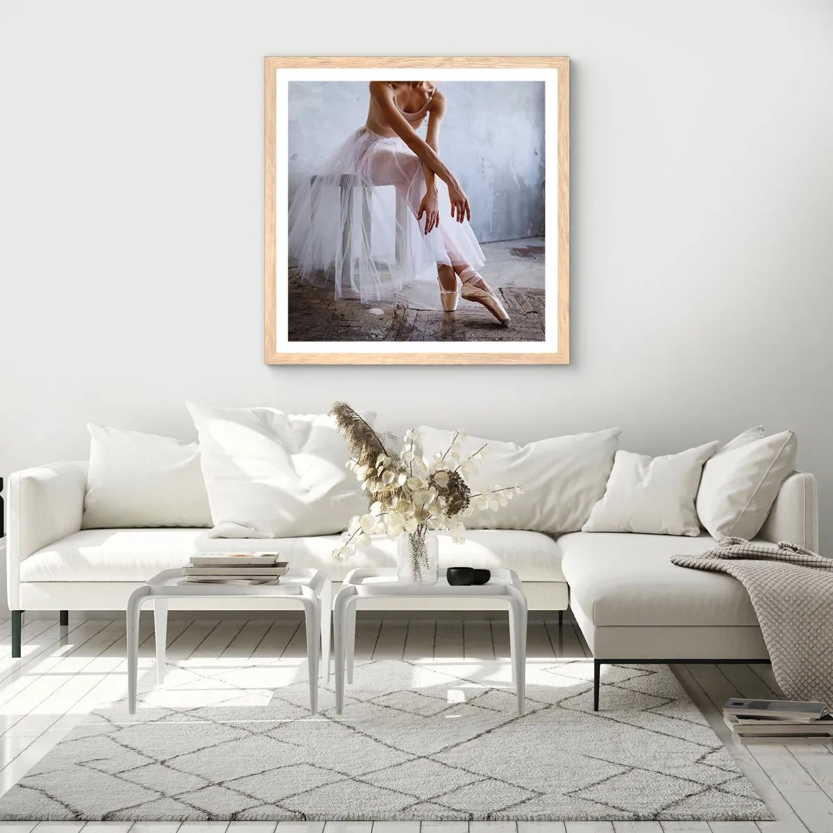 Poster in einem Rahmen aus heller Eiche - Bevor die Rampe leuchtet - 30x30 cm