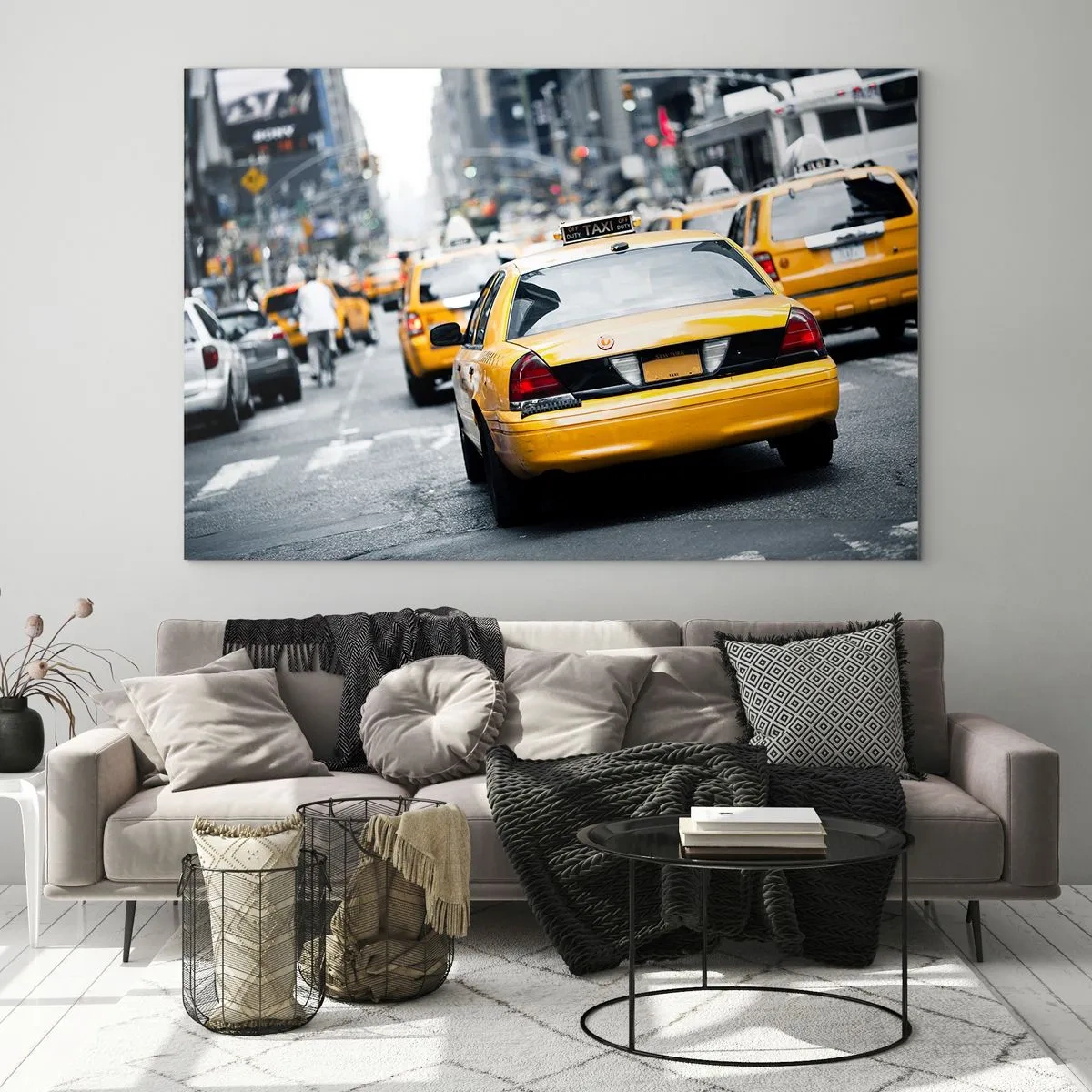 Glasbild - Bild auf glas - Gelbe Taxis auf den Straßen von New York im Großstadttrubel - 120x80cm - Nur in dieser Stadt - Moderne Wanddekoration für Wohnzimmer und Schlafzimmer ARTTOR