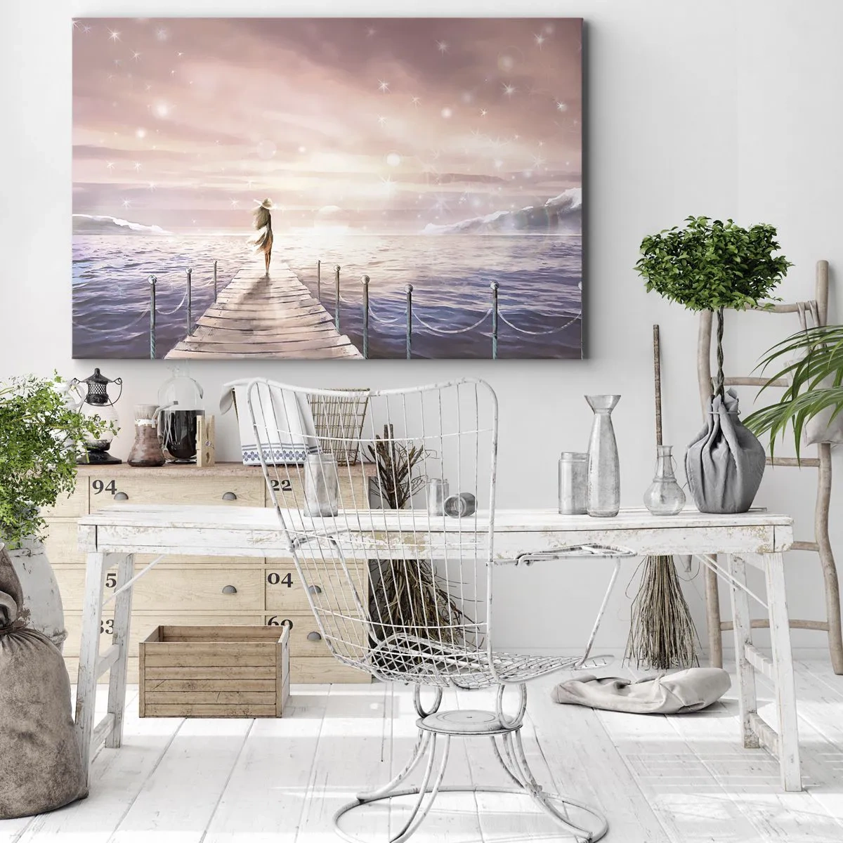 Bild auf Leinwand - Leinwandbild - Eine Frau auf einem Steg in einer magischen Sonnenuntergangskulisse - 120x80cm - Im Licht eines Traums - Moderne Wanddekoration für Wohnzimmer und Schlafzimmer ARTTOR