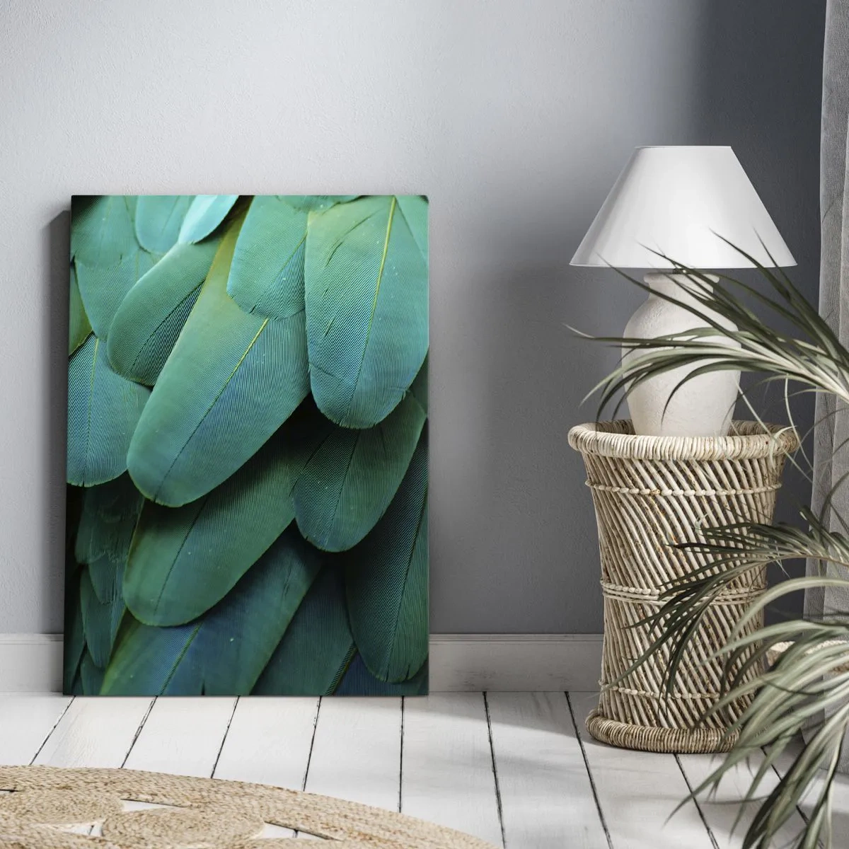 Bild auf Leinwand - Leinwandbild - Federdetails in Grüntönen - 50x70cm - Papageienartige Präzision - Moderne Wanddekoration für Wohnzimmer und Schlafzimmer ARTTOR