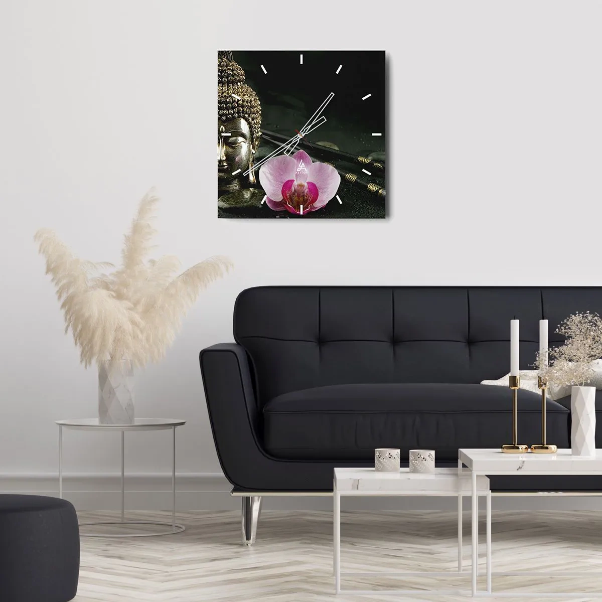 Wanduhr - Glasuhr - Eine Buddha-Statuette mit Orchidee und Essstäbchen vor einem Hintergrund aus Steinen - 30x30cm - Harmonie von Weisheit und Schönheit - Moderne Wanddekoration für Wohnzimmer und Schlafzimmer ARTTOR