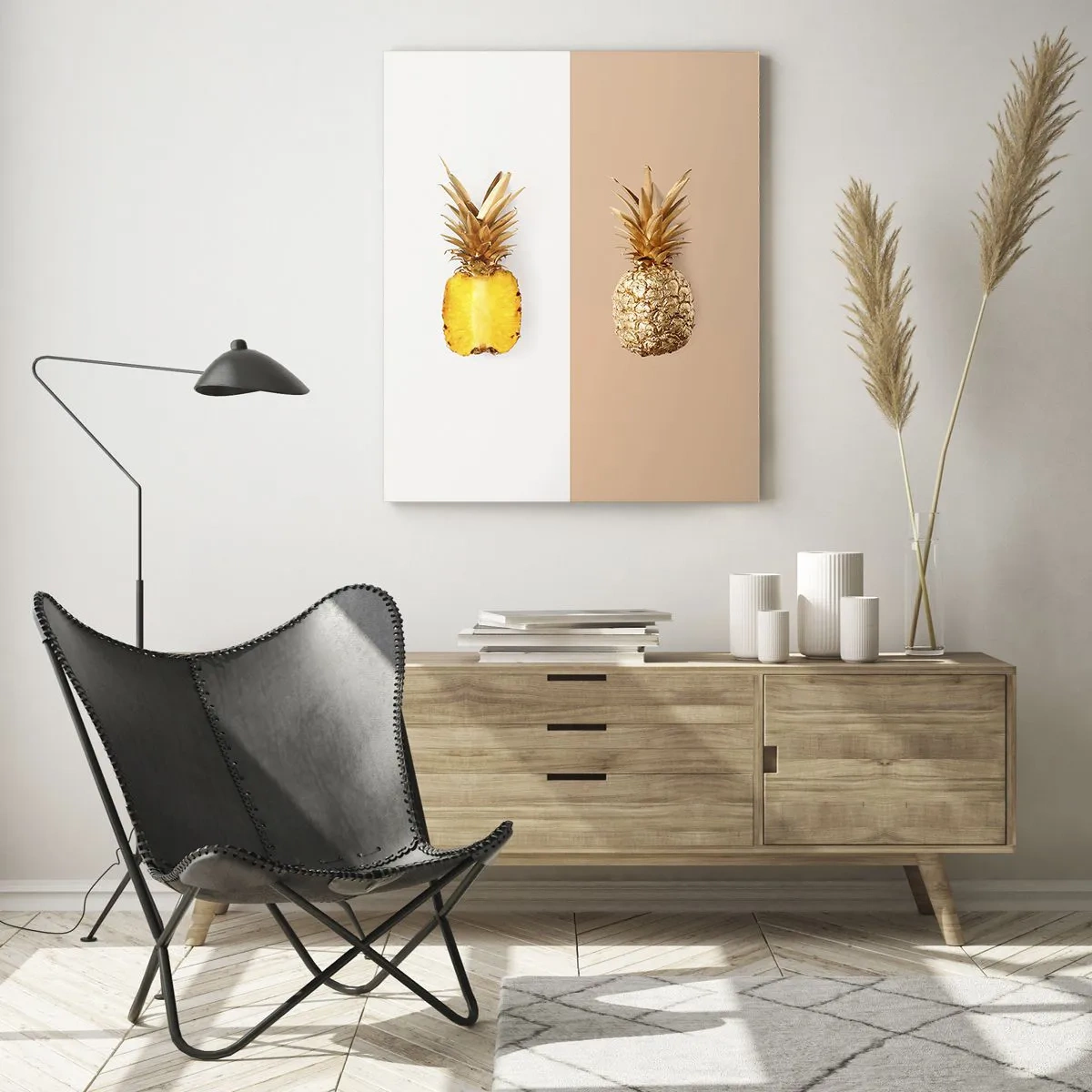 Glasbild - Bild auf glas - Eine in Scheiben geschnittene und goldene Ananas auf zwei kontrastierenden Hintergründen - 50x70cm - Ananas für uns - Moderne Wanddekoration für Wohnzimmer und Schlafzimmer ARTTOR