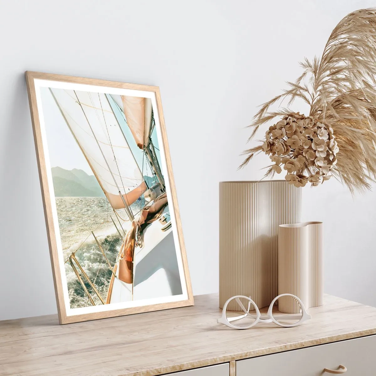 Poster in einem Rahmen aus heller Eiche - Unter vollen Segeln - 30x40 cm