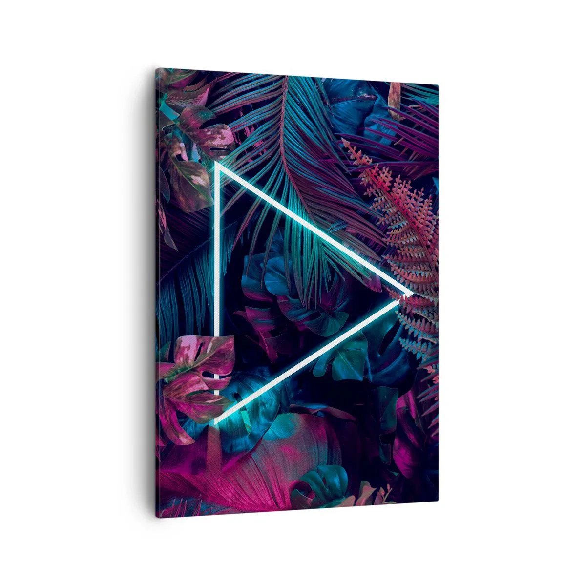 Bild auf Leinwand - Leinwandbild - Ein Neondreieck, umgeben von tropischen Blättern in dunklen Farben. - 50x70cm - Garten im Disco-Stil - Moderne Wanddekoration für Wohnzimmer und Schlafzimmer ARTTOR