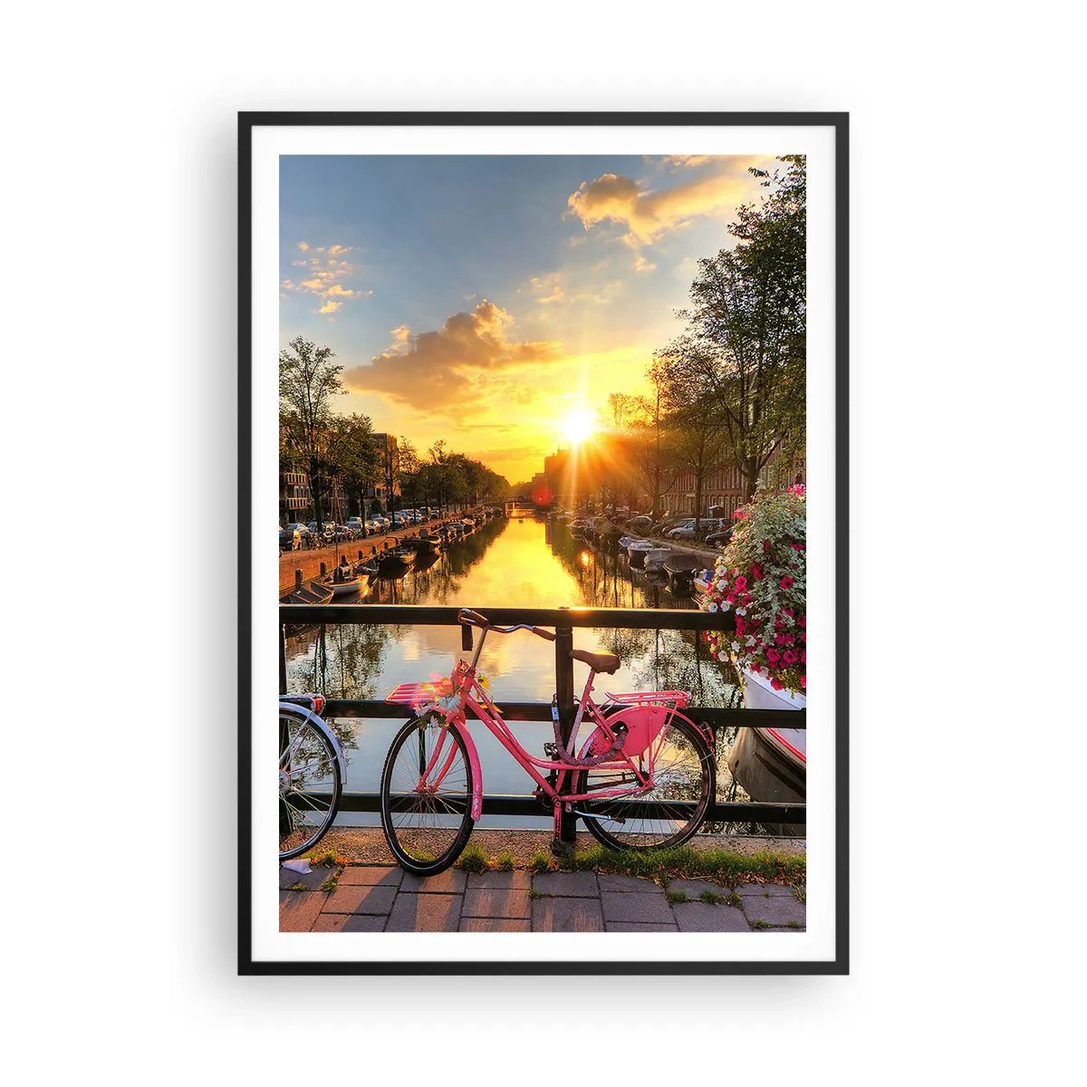 Poster in einem schwarzem Rahmen - Frühlingsmorgen in Amsterdam - 70x100 cm