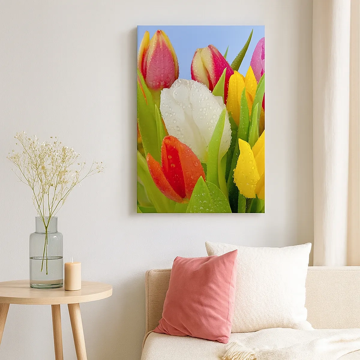 Bild auf Leinwand - Leinwandbild - Bunte Tulpen mit Tautropfen auf blauem Hintergrund bedeckt - 50x70cm - Ein blumiger Regenbogen in Tautropfen - Moderne Wanddekoration für Wohnzimmer und Schlafzimmer ARTTOR