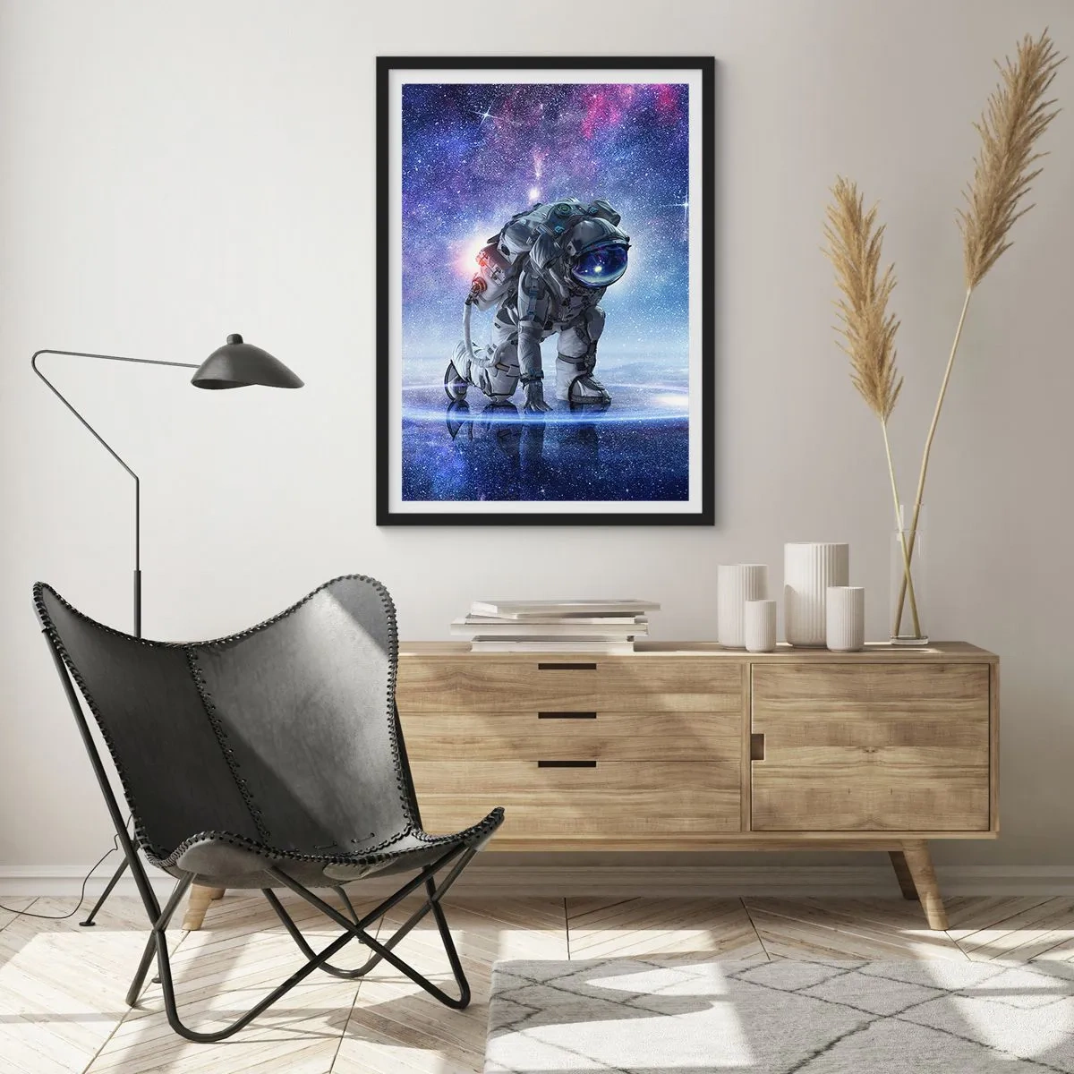 Poster in einem schwarzem Rahmen - Astronaut vor dem Hintergrund des Weltraums - 50x70cm - Der Sternenhimmel über mir - Moderne Wanddekoration für Wohnzimmer und Schlafzimmer ARTTOR