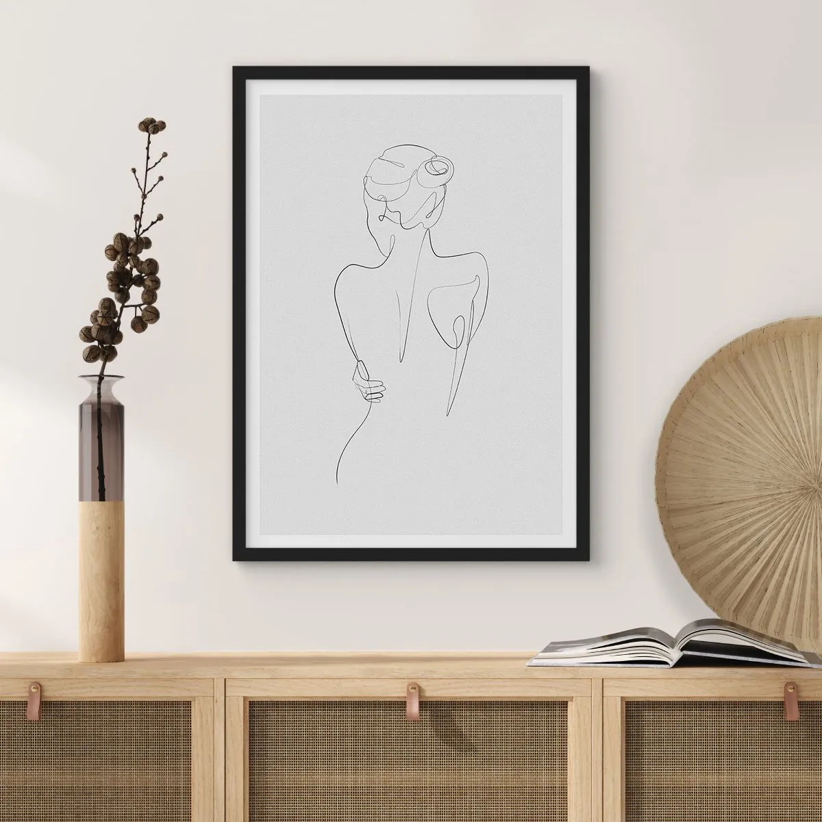 Poster in einem schwarzem Rahmen - Konturzeichnung einer Frau auf grauem Hintergrund - 50x70cm - Körpermusik - Moderne Wanddekoration für Wohnzimmer und Schlafzimmer ARTTOR