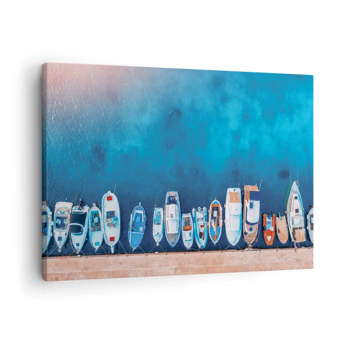 Bild auf Leinwand - Leinwandbild - Boote vertäut am Ufer vor dem blauen Wasser - 70x50cm - In einer Reihe - Moderne Wanddekoration für Wohnzimmer und Schlafzimmer ARTTOR