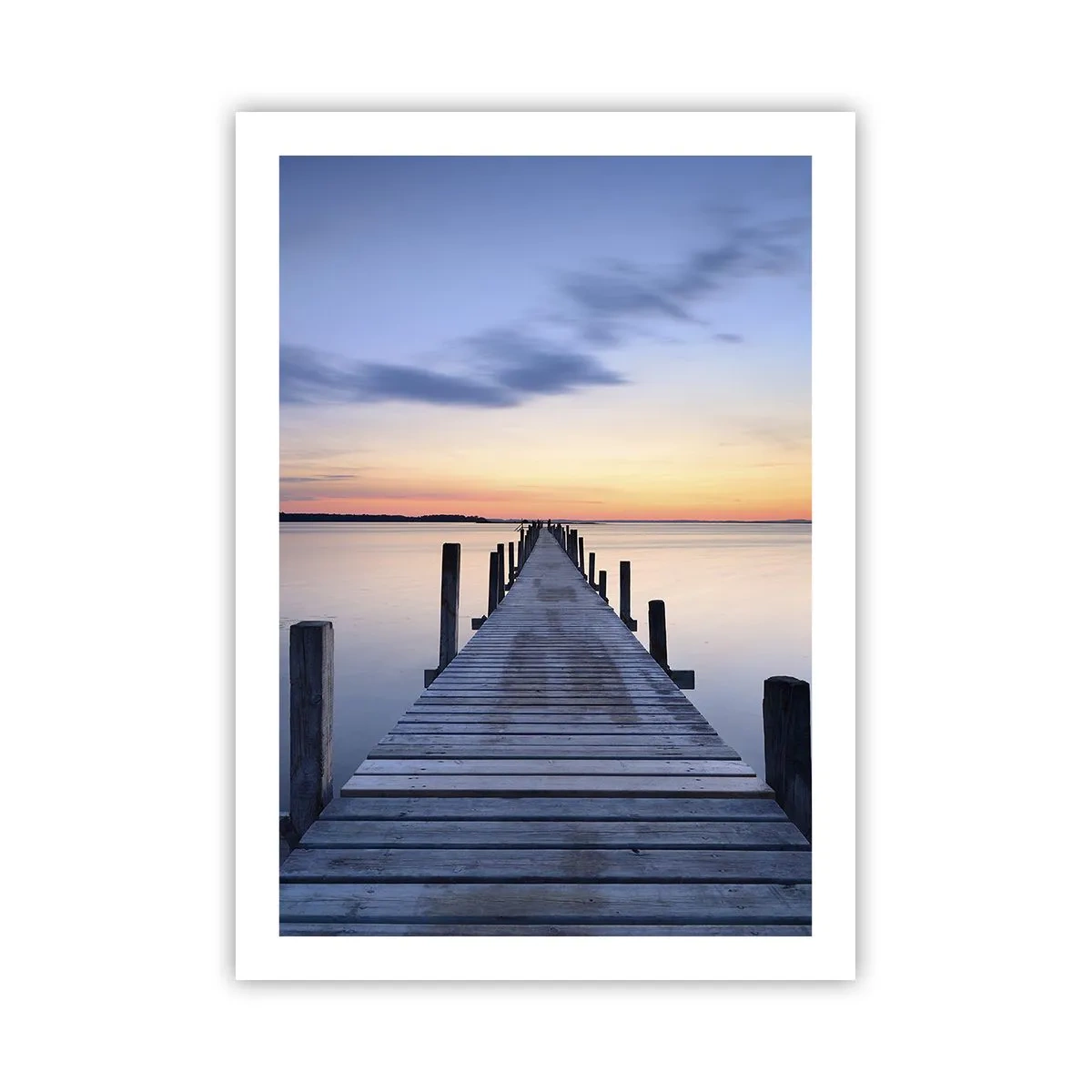 Poster - Pier am See bei Sonnenuntergang - 50x70cm - Die Ruhe einer heiteren Dämmerung - Moderne Wanddekoration für Wohnzimmer und Schlafzimmer ARTTOR