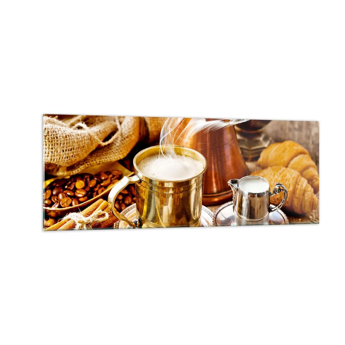 Glasbild - Bild auf glas - Eine goldene Tasse Kaffee, umgeben von Bohnen, Krügen und Croissants - 140x50cm - Schönen Tag noch! - Moderne Wanddekoration für Wohnzimmer und Schlafzimmer ARTTOR