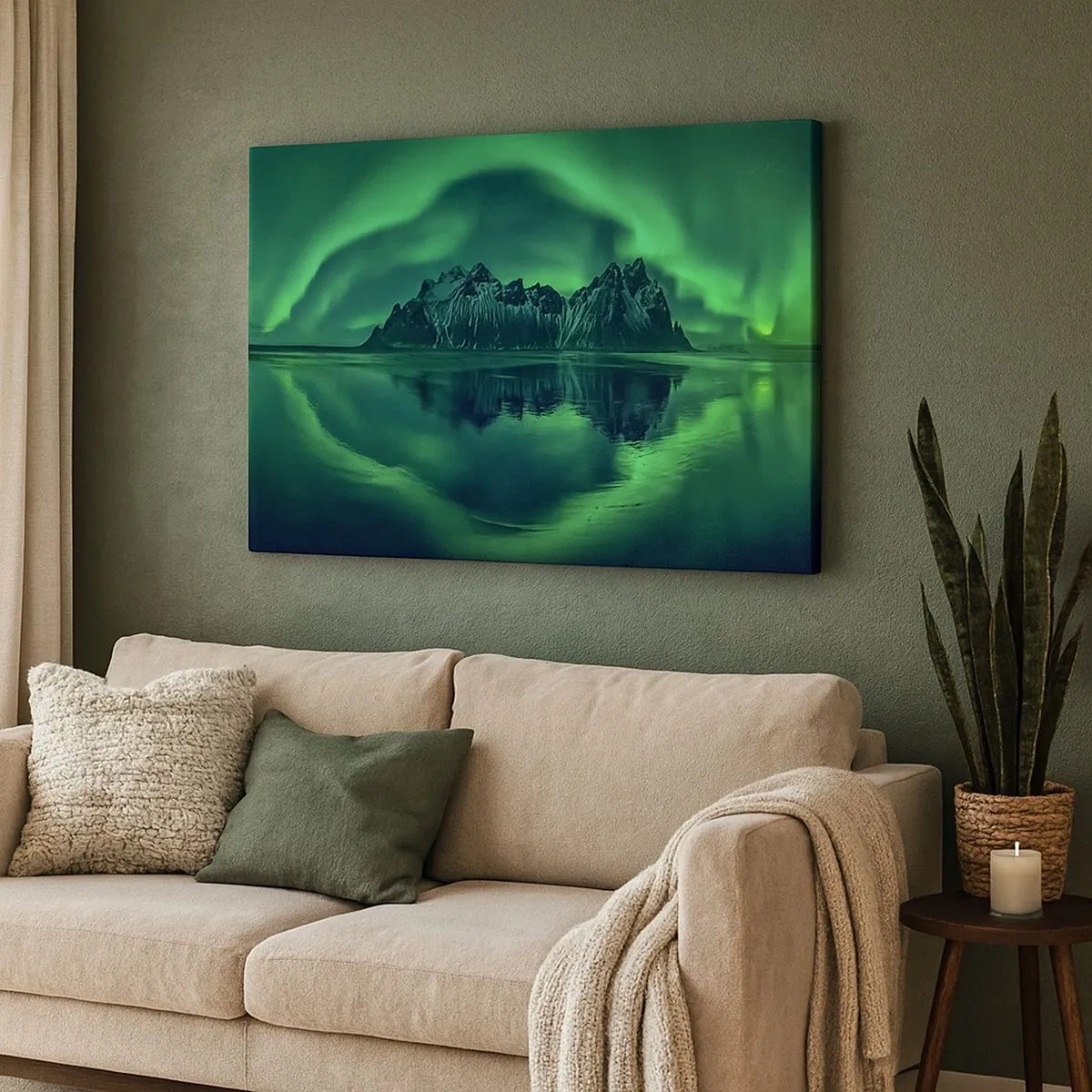 Bild auf Leinwand - Leinwandbild - Berge, umgeben von Polarlichtern, die sich im Wasser spiegeln - 70x50cm - In den Armen der Aurora - Moderne Wanddekoration für Wohnzimmer und Schlafzimmer ARTTOR
