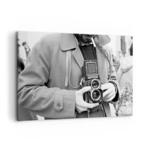 Bild auf Leinwand - Leinwandbild - Schwarz-Weiß-Foto eines Mannes mit einer Retro-Kamera - 120x80cm - Retro-Stil - Moderne Wanddekoration für Wohnzimmer und Schlafzimmer ARTTOR