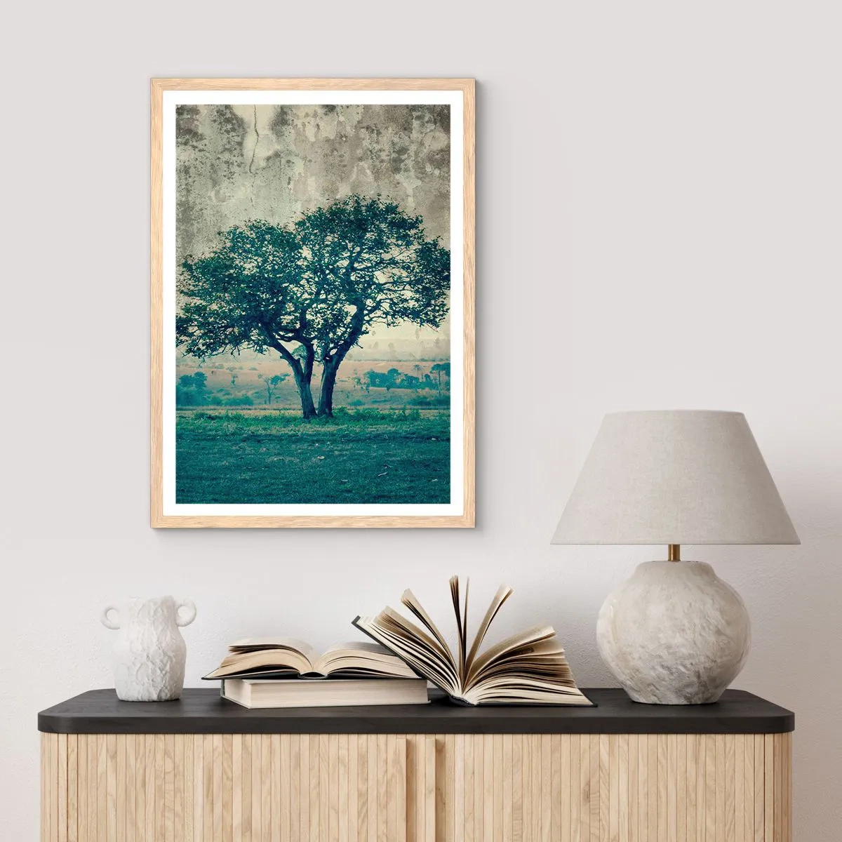 Poster in einem Rahmen aus heller Eiche - Ein Apfelbaum auf blauem Feld? - 40x50 cm
