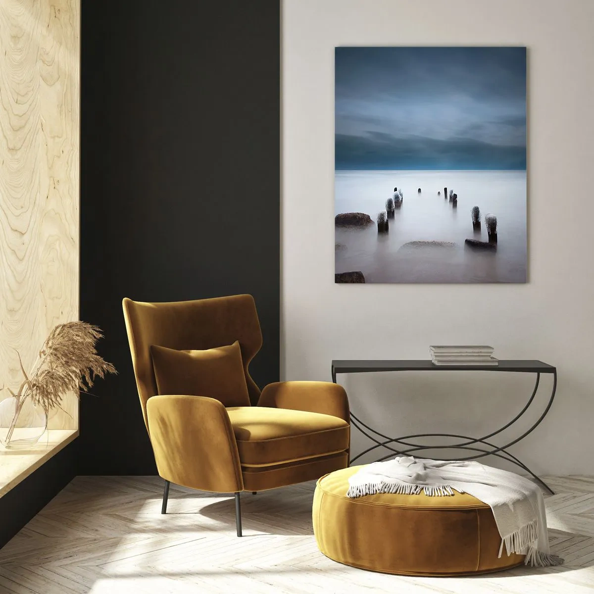 Glasbild - Bild auf glas - Stimmungsvolle Küstenlandschaft mit Holzpfählen - 50x70cm - Nachdenklicher See - Moderne Wanddekoration für Wohnzimmer und Schlafzimmer ARTTOR