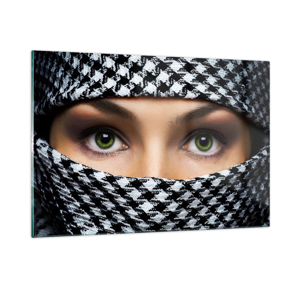 Glasbild - Bild auf glas - Grüne Augen, umgeben von einem schwarz-weißen Muster - 120x80cm - Ein Porträt einer verschleierten grünäugigen Schönheit - Moderne Wanddekoration für Wohnzimmer und Schlafzimmer ARTTOR