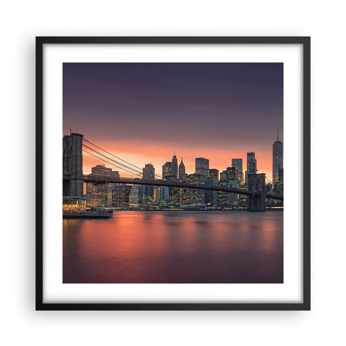 Poster in einem schwarzem Rahmen - Eingetaucht in lila Stille - 50x50 cm