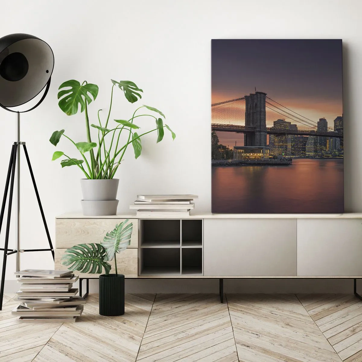 Bild auf Leinwand - Leinwandbild - Nachtpanorama der Stadt mit einer Brücke und einem beleuchteten Himmel - 80x120cm - Eingetaucht in lila Stille - Moderne Wanddekoration für Wohnzimmer und Schlafzimmer ARTTOR