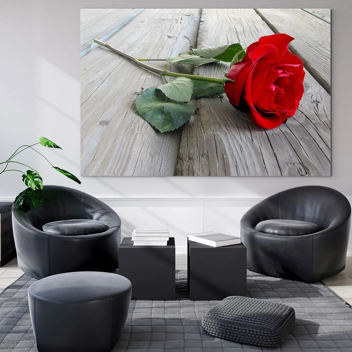 Glasbild - Bild auf glas - Rote Rose auf einem Holzbrett - 120x80cm - Eine Studie in Scharlachrot - Moderne Wanddekoration für Wohnzimmer und Schlafzimmer ARTTOR