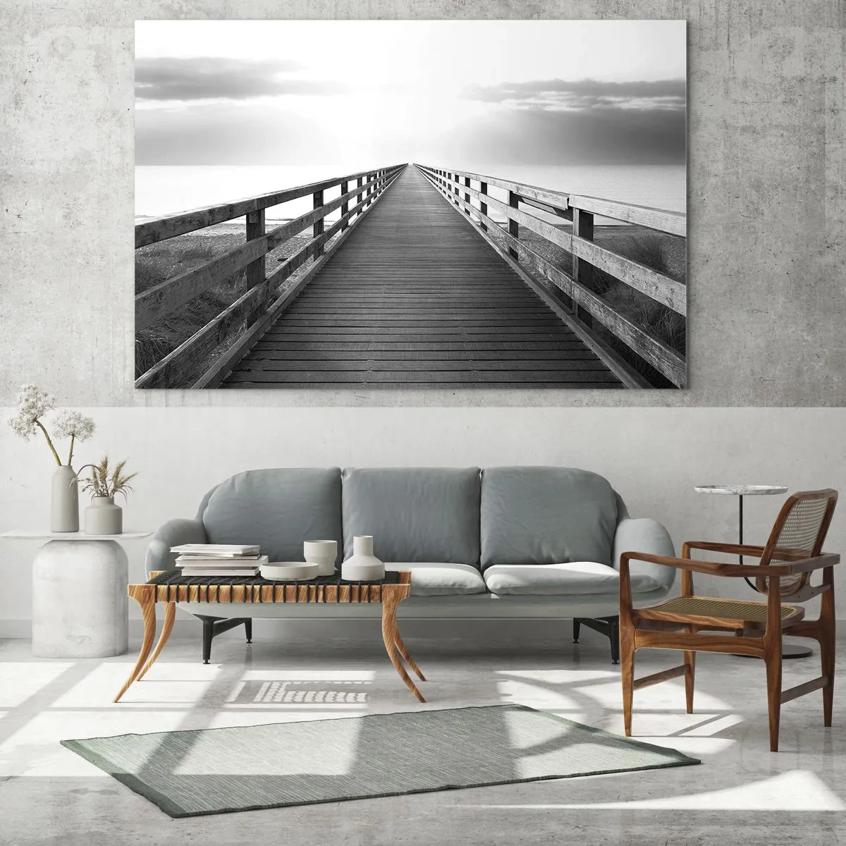 Glasbild - Bild auf glas - Eine Holzbrücke, die in Richtung Horizont führt, in Schwarz und Weiß - 70x50cm - In die Ferne ... - Moderne Wanddekoration für Wohnzimmer und Schlafzimmer ARTTOR