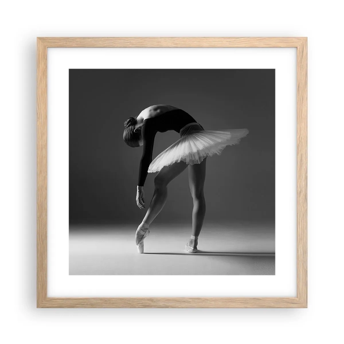 Poster in einem Rahmen aus heller Eiche - Bella Ballerina - 40x40 cm
