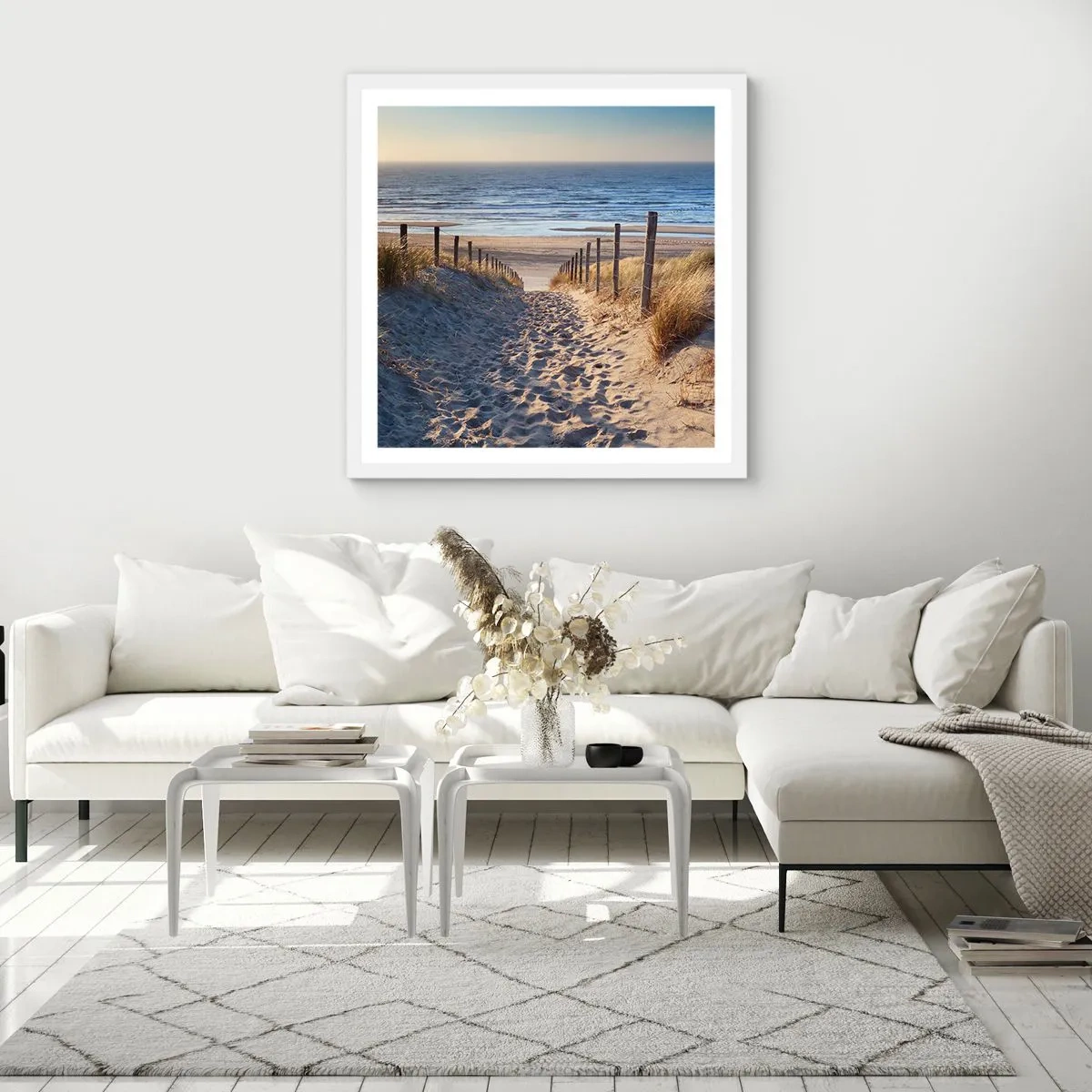 Poster in einem weißen Rahmen - Das Rauschen des Meeres, der Gesang der Vögel, ein wilder Strand im Gras ... - 30x30 cm