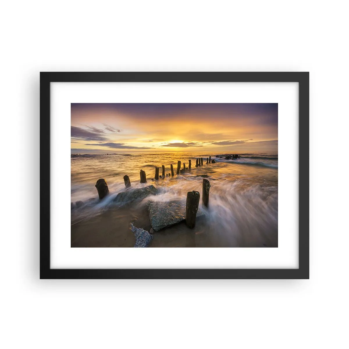 Poster in einem schwarzem Rahmen - Die raue Schönheit der Ostsee - 40x30 cm