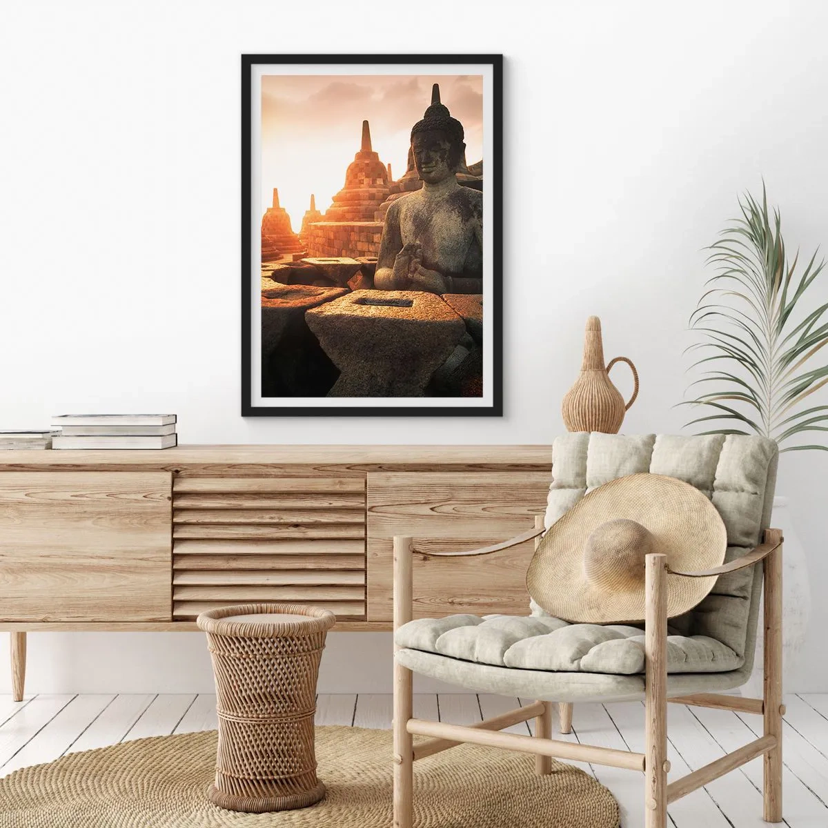 Poster in einem schwarzem Rahmen - Buddha-Statue mit Tempeln im Hintergrund bei Sonnenuntergang - 50x70cm - Wetter der großen Weisheit - Moderne Wanddekoration für Wohnzimmer und Schlafzimmer ARTTOR