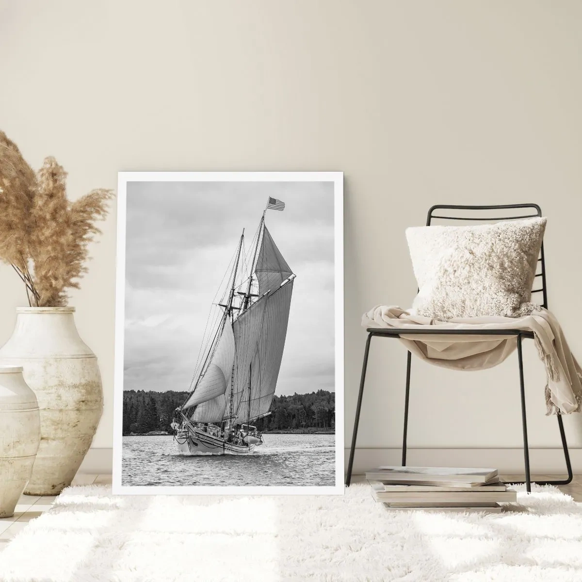 Poster - Ein Segelschiff mit großen Segeln segelt auf dem Meer in Schwarz und Weiß - 50x70cm - Brüder des Windes - Moderne Wanddekoration für Wohnzimmer und Schlafzimmer ARTTOR