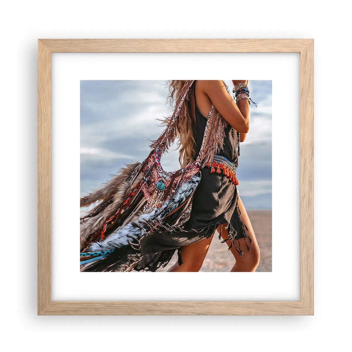 Poster in einem Rahmen aus heller Eiche - Das Mädchen des Schamanen - 30x30 cm