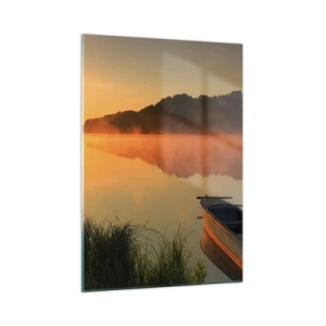 Glasbild - Bild auf glas - Sonnenaufgang über einem ruhigen See mit einem Boot am Ufer - 50x70cm - Sonnenaufgang über dem Wasser wie ein Spiegel - Moderne Wanddekoration für Wohnzimmer und Schlafzimmer ARTTOR