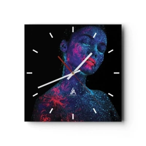 Wanduhr - Glasuhr - Porträt einer Frau in Neonfarben auf schwarzem Hintergrund - 30x30cm - Im Sternenstaub - Moderne Wanddekoration für Wohnzimmer und Schlafzimmer ARTTOR