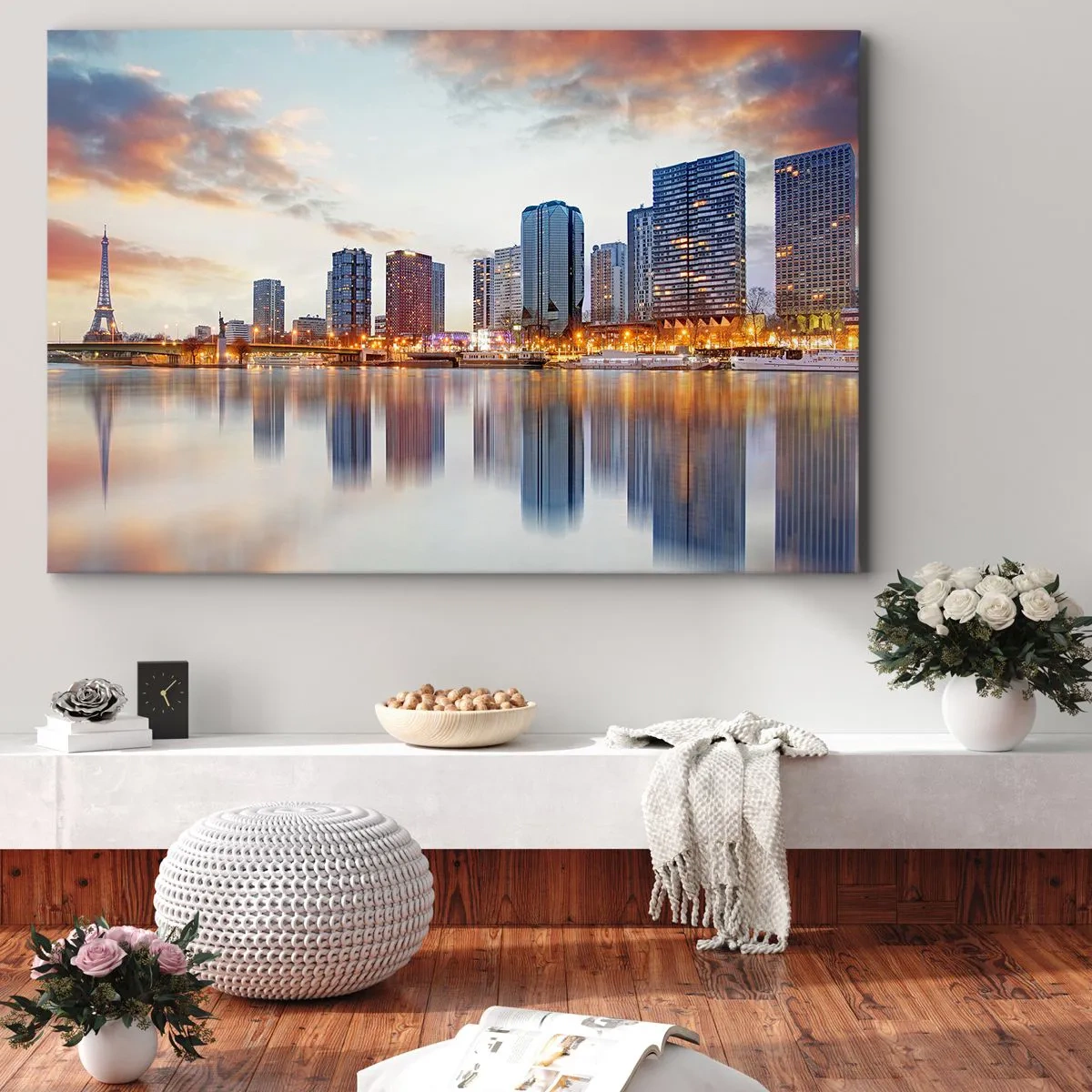 Bild auf Leinwand - Leinwandbild - Panorama moderner Gebäude und des Eiffelturms über dem Wasser - 70x50cm - Die monumentale Ruhe von Paris - Moderne Wanddekoration für Wohnzimmer und Schlafzimmer ARTTOR