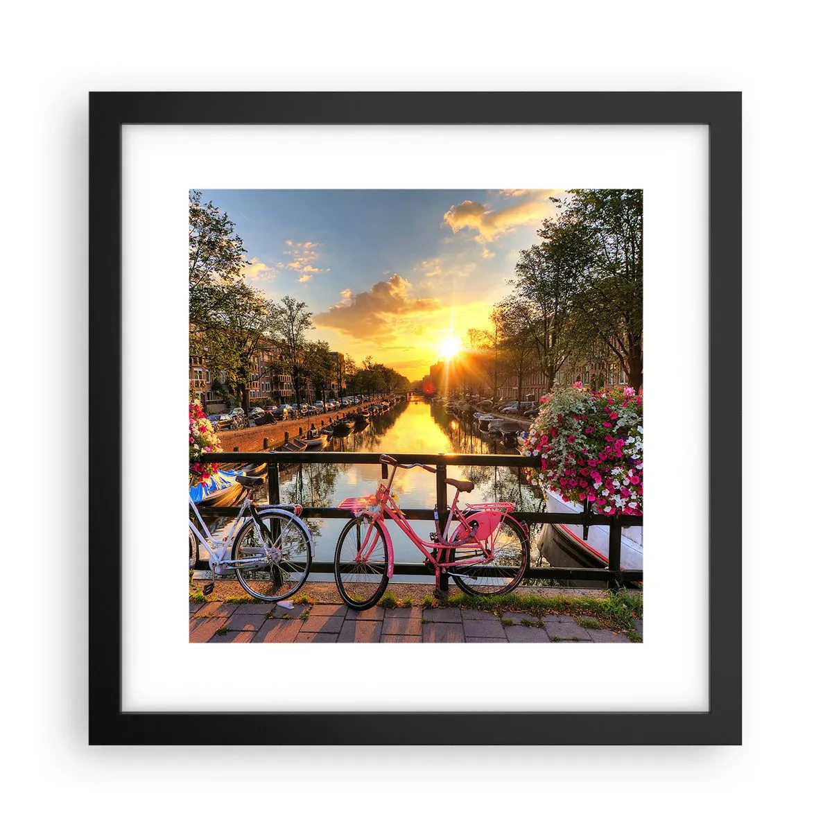 Poster in einem schwarzem Rahmen - Frühlingsmorgen in Amsterdam - 30x30 cm