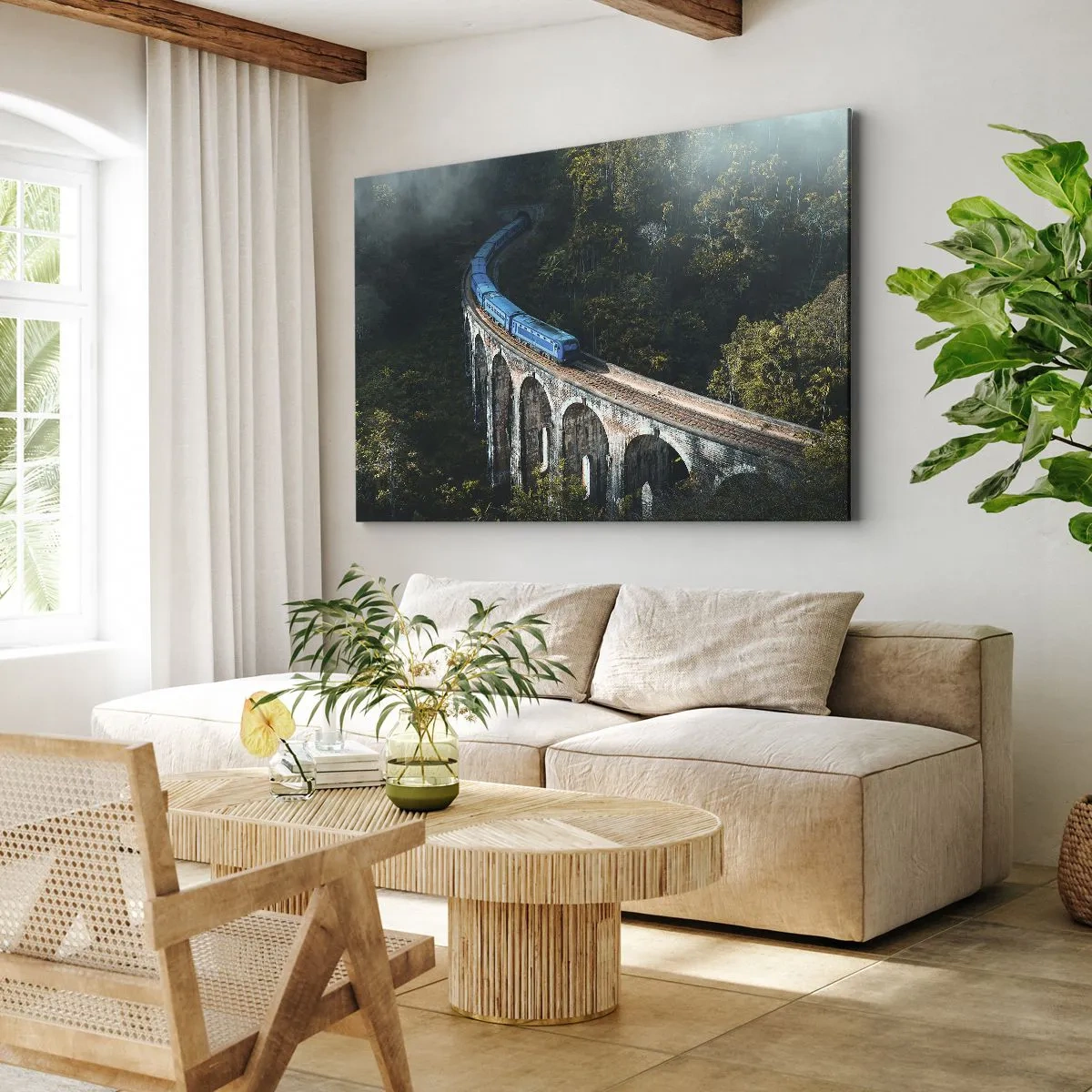 Bild auf Leinwand - Leinwandbild - Ein blauer Zug auf einem historischen Viadukt inmitten der Wälder - 70x50cm - Neigung zur Natur - Moderne Wanddekoration für Wohnzimmer und Schlafzimmer ARTTOR