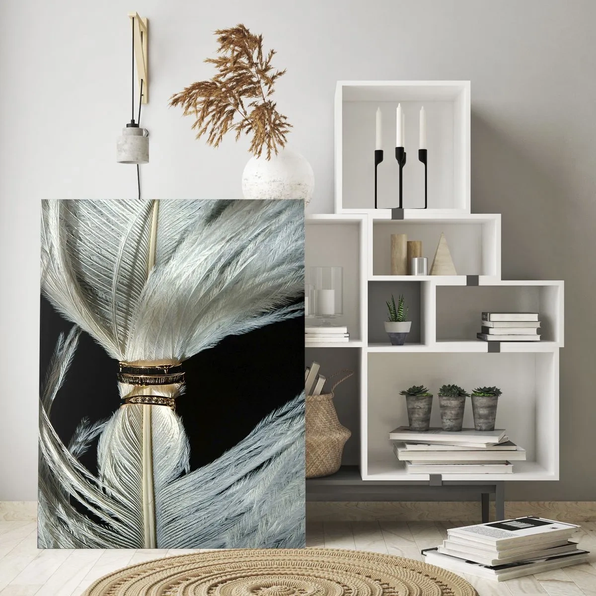 Glasbild - Bild auf glas - Nahaufnahme von Eheringen auf weißen Federn vor schwarzem Hintergrund - 50x70cm - ... und ich werde dich nicht verlassen ... - Moderne Wanddekoration für Wohnzimmer und Schlafzimmer ARTTOR