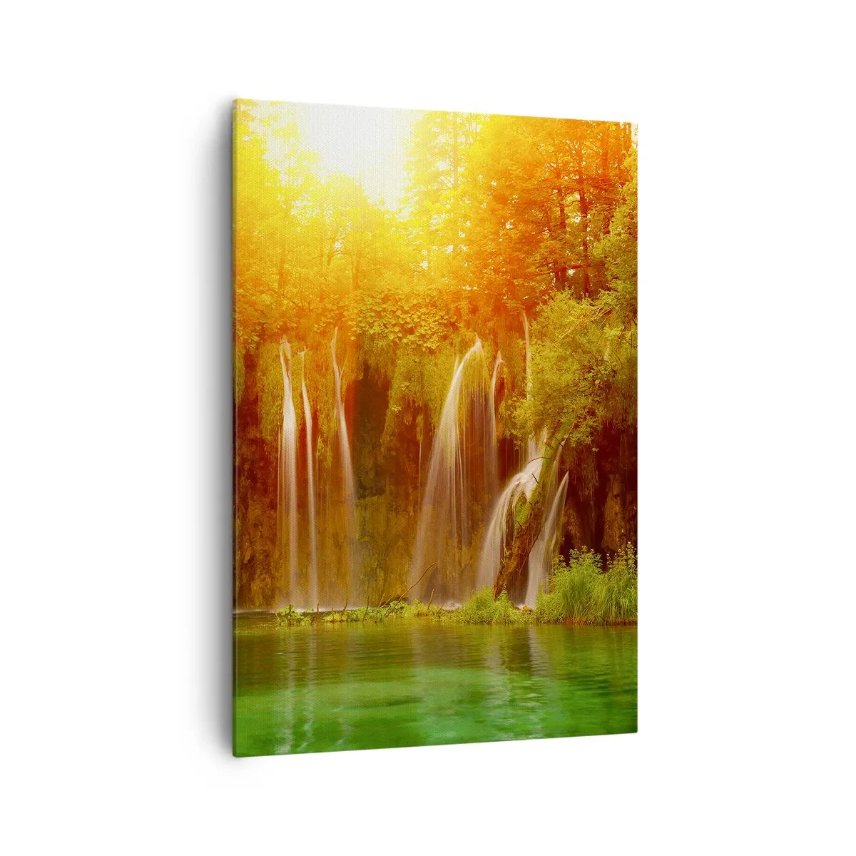 Bild auf Leinwand - Leinwandbild - Wasserfälle umgeben von Grün im Schein der untergehenden Sonne - 70x100cm - In der Sonne und im Schatten - Moderne Wanddekoration für Wohnzimmer und Schlafzimmer ARTTOR