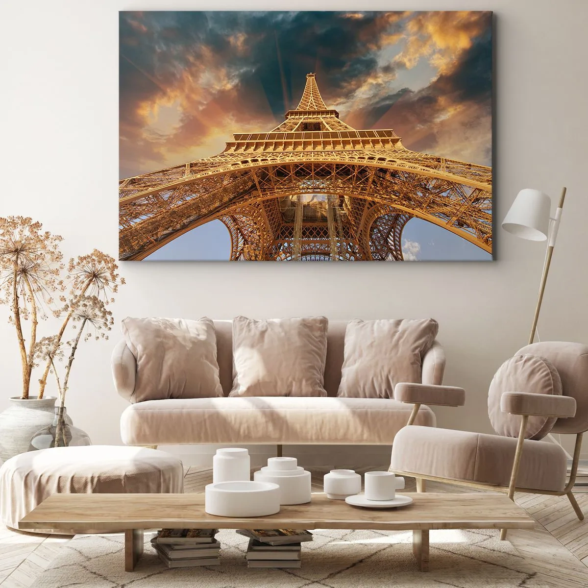 Bild auf Leinwand - Leinwandbild - Der Eiffelturm von unten vor der Kulisse der untergehenden Sonne - 70x50cm - Wie die Menschheit den Himmel erreichte - Moderne Wanddekoration für Wohnzimmer und Schlafzimmer ARTTOR