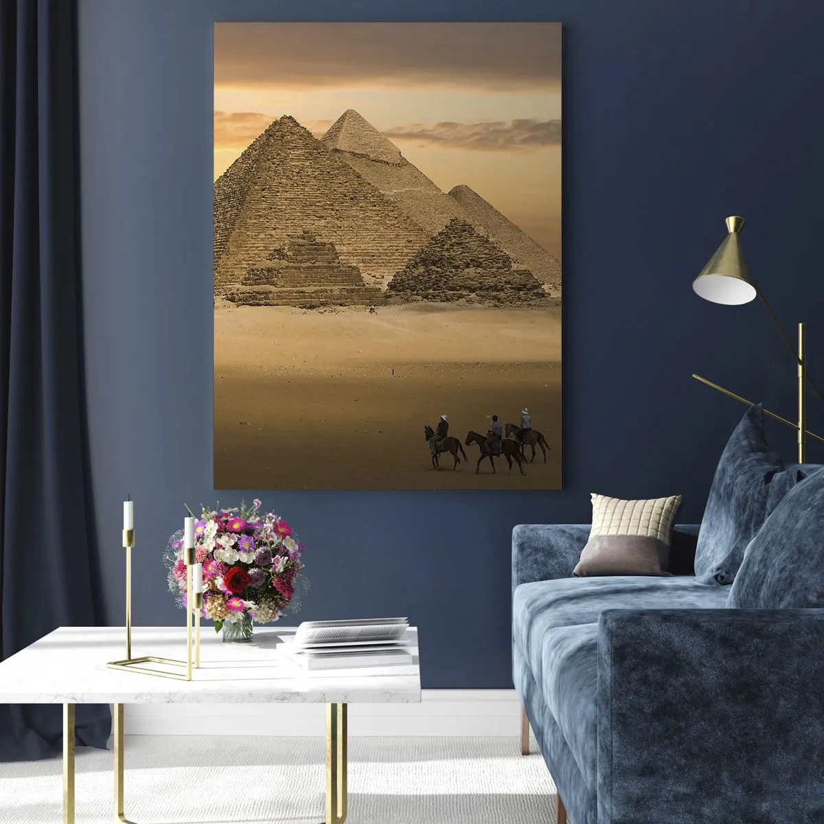 Glasbild - Bild auf glas - Pyramiden in Ägypten bei Sonnenuntergang mit Reitern auf Pferden - 70x100cm - Seit Tausenden von Jahren keine Veränderung - Moderne Wanddekoration für Wohnzimmer und Schlafzimmer ARTTOR