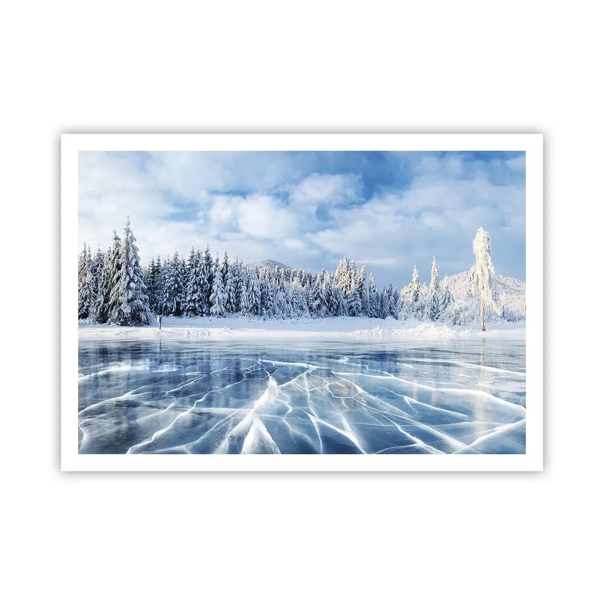 Poster - Ein zugefrorener See, umgeben von einem schneebedeckten Wald - 100x70cm - Eine schillernde und kristallklare Aussicht - Moderne Wanddekoration für Wohnzimmer und Schlafzimmer ARTTOR