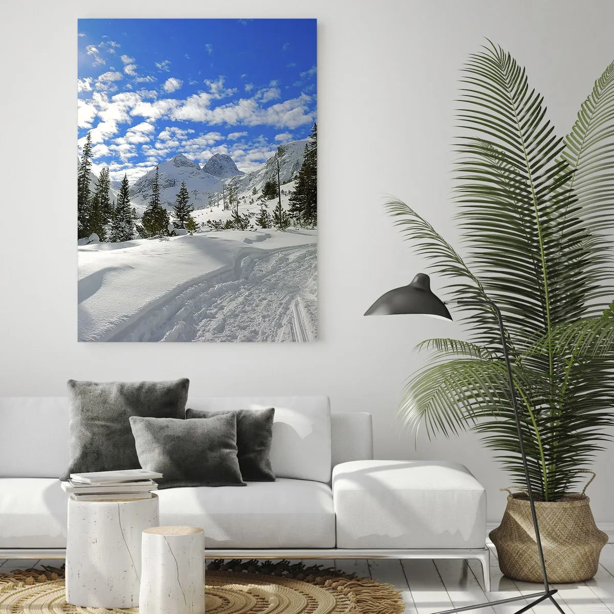 Glasbild - Bild auf glas - Winterliche Berglandschaft mit Wald und blauem Himmel - 50x70cm - Im Schnee und in der Sonne - Moderne Wanddekoration für Wohnzimmer und Schlafzimmer ARTTOR