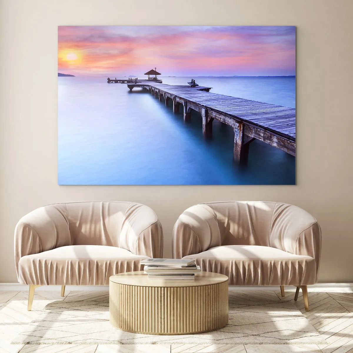 Glasbild - Bild auf glas - Holzsteg bei Sonnenaufgang auf ruhigem Wasser - 70x50cm - Ein Meer der Ruhe bis zum Horizont - Moderne Wanddekoration für Wohnzimmer und Schlafzimmer ARTTOR